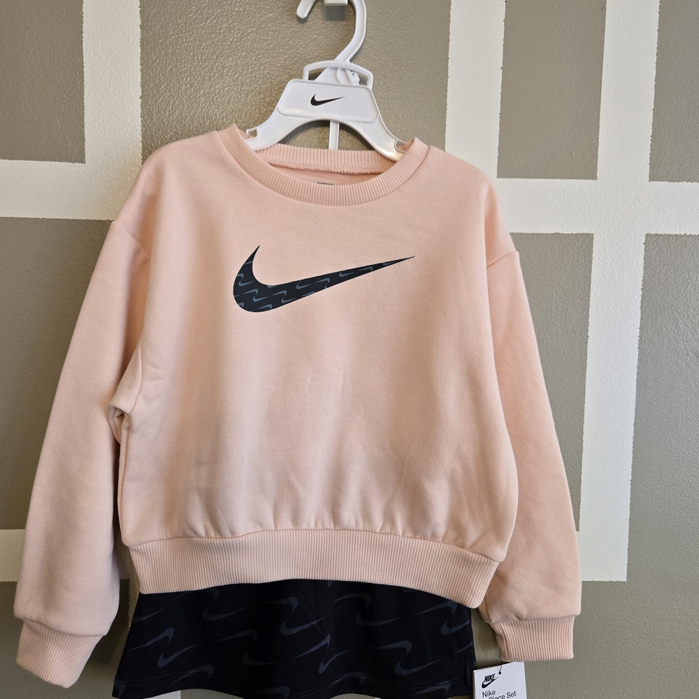 Nike Blush and Black Crewneck - Picture 2 of 5